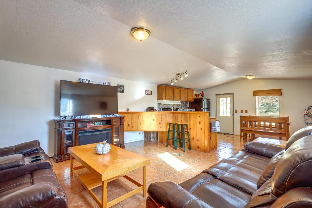 Charming Santa Rosa Home With Mountain Views And Porch ภายนอก รูปภาพ